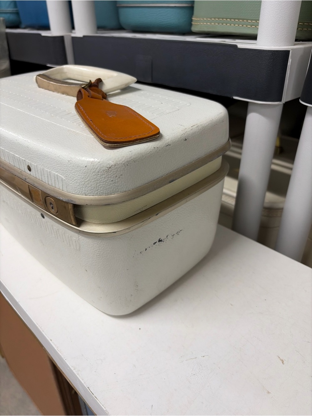 Samsonite Horizon White Vintage Traincase  Makeup Case Vanity with Gold Trim - Picture 5 of 10